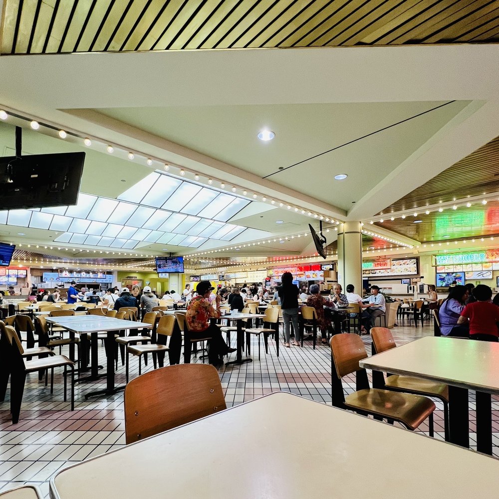 Best Food Courts in Malls: Discover Diverse Dining Options