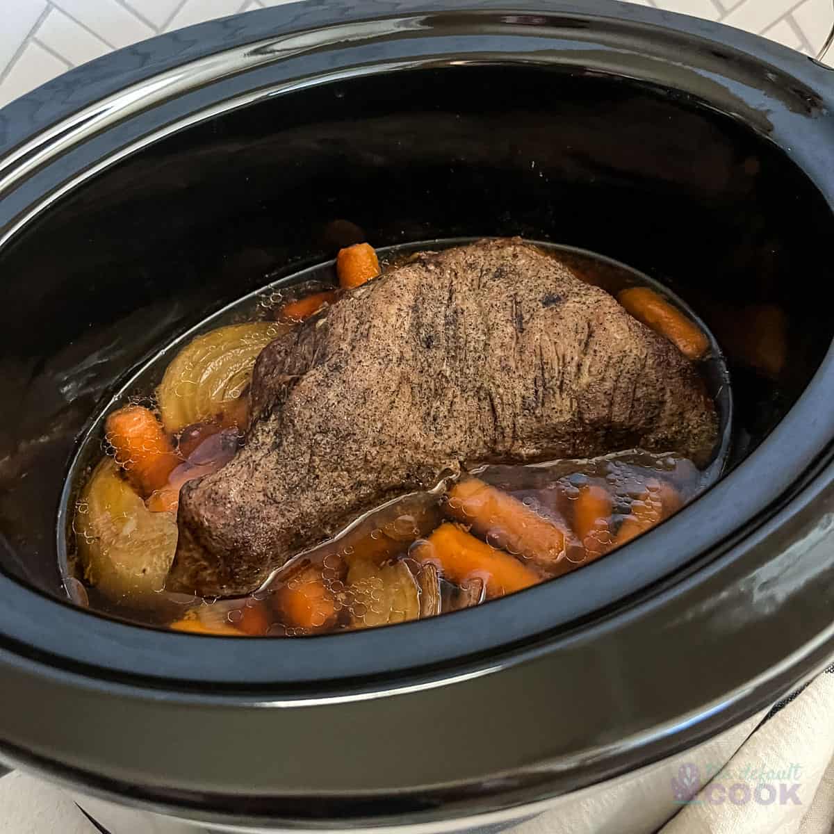 Perfectly Tender Tri-Tip Roast in a Slow Cooker: Step-by-Step Guide