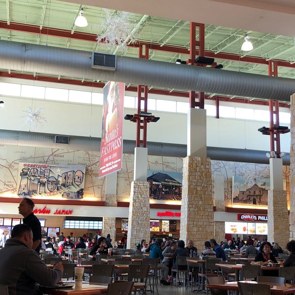 Explore Top Dining Spots at Memorial Mall Food Court