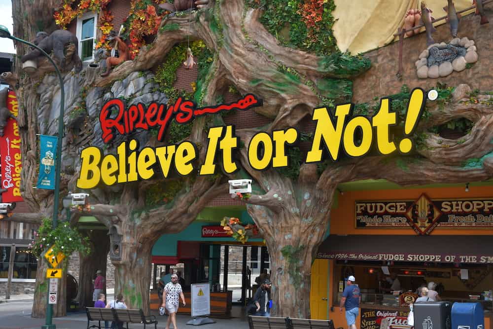 Top Indoor Spots in Gatlinburg for Teens: Beat the Boredom