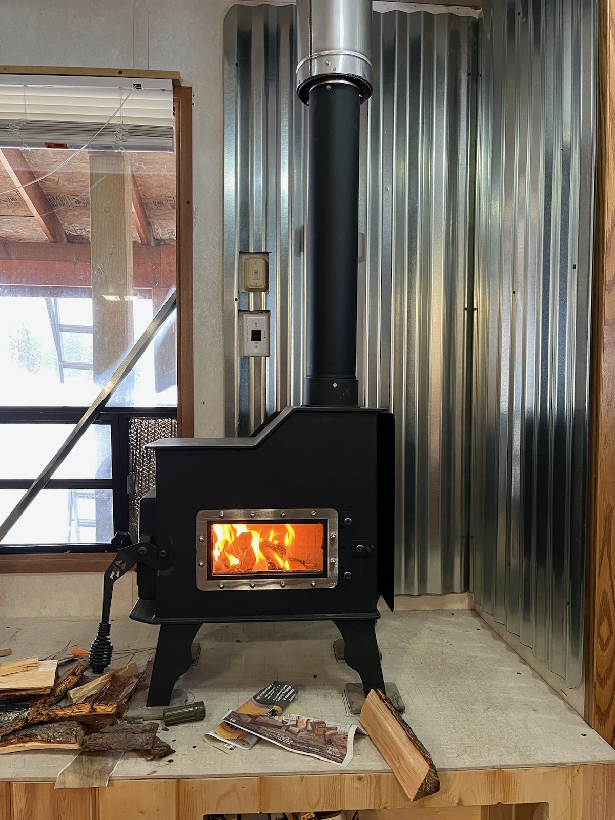 Compact Wood Burning Stoves for Small Homes: High Efficiency & Longer Burn Time