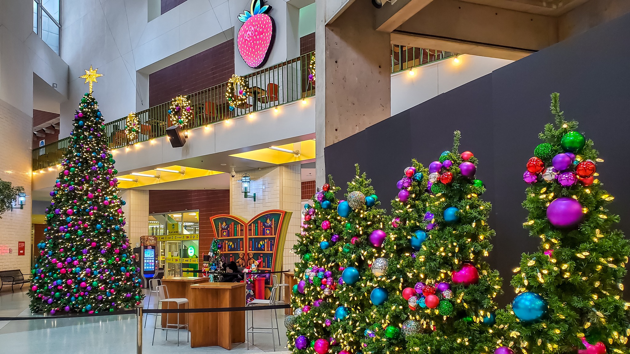Explore the Flavors of Strawberry Square Food Court
