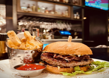 Best Dining Options at Capital Mall Food Court: A Complete Guide