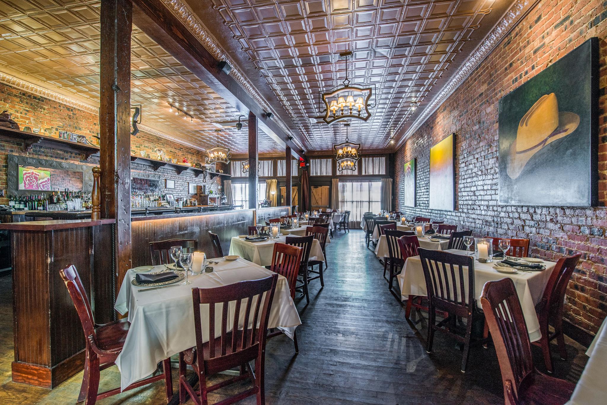 Discover the Best Dining Experience at Round Up Inn Food Court in Fort Worth