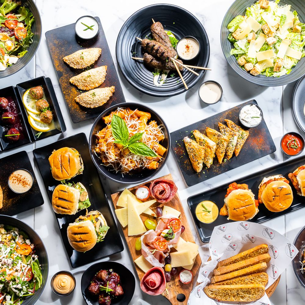 Top Dining Spots at Pembroke Lakes Mall Food Court: Best Restaurants to Try