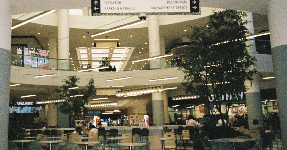 What Time Does the Food Court Close? Check Mall Hours Now!