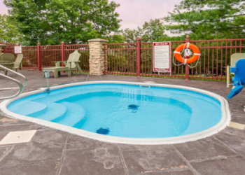 Top Branson Hotels with Indoor Pools for Family Fun