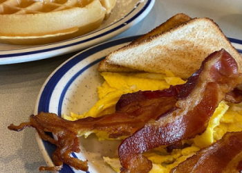 Best Deals and Food at Gettysburg Outlets Food Court