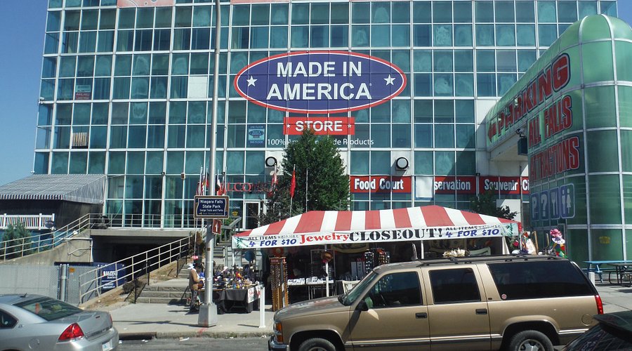 One Niagara Food Court and Shopping Center: A Great Place to Eat and Shop?