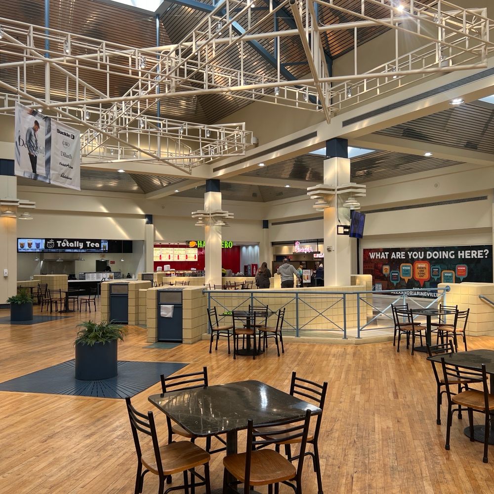 Discover Delicious Dining at Fort Johnson Food Court