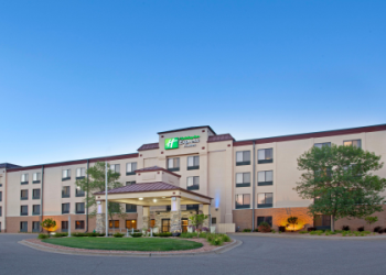 Explore the Food Court Eden Prairie Center Today