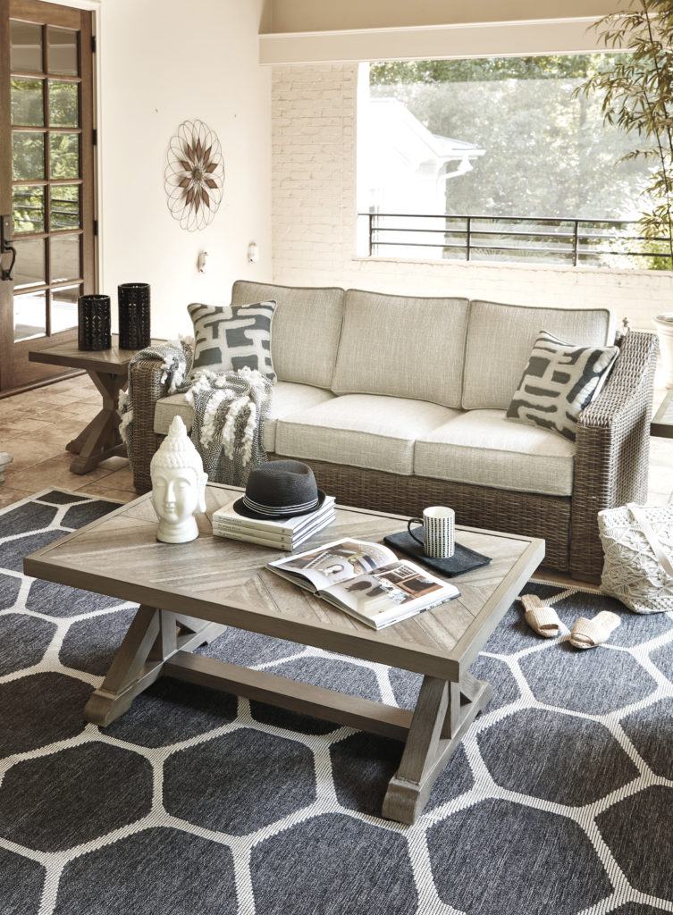 Outdoor furniture indoors, how to? 5 simple steps for your home