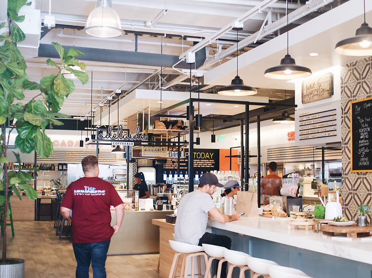 Promenada Food Court: What to Eat? Check Out These Tasty Options!