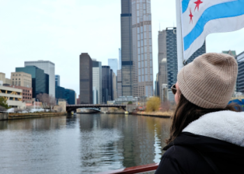 Illinois Center Food Court: Find Yummy Eats & Quick Bites (Your Lunch Guide!)