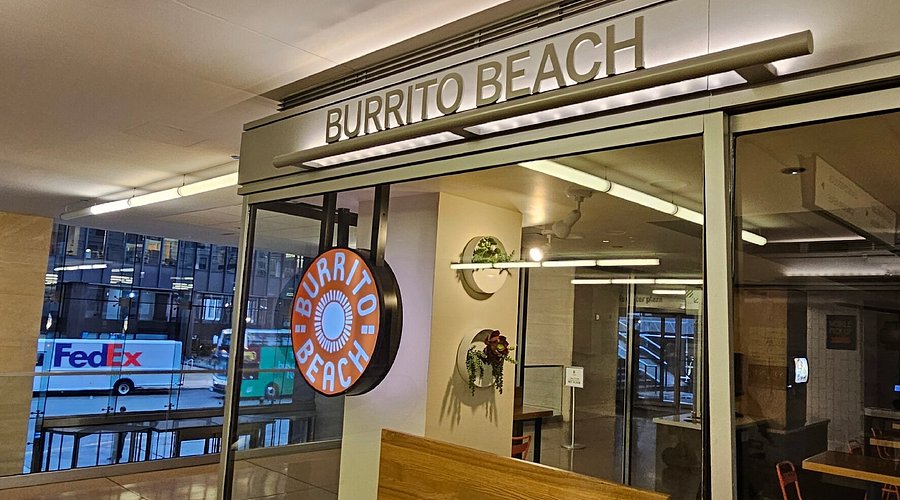 Illinois Center Food Court: Find Yummy Eats & Quick Bites (Your Lunch Guide!)