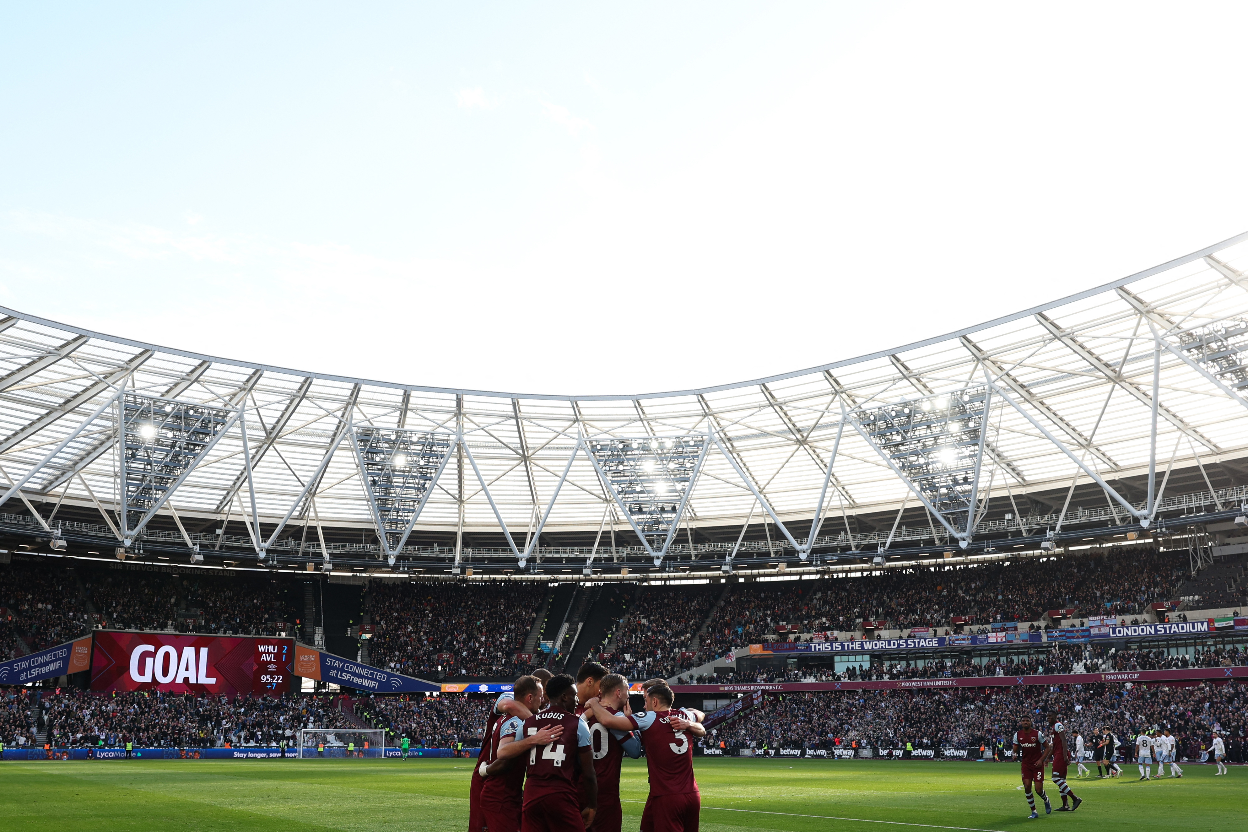 7 Expert Secrets to Enjoying London Premier League Games Like a True Fan