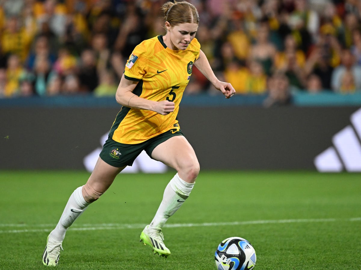 10 Expert Tips to Track Women's Premier League Scores Like a Pro